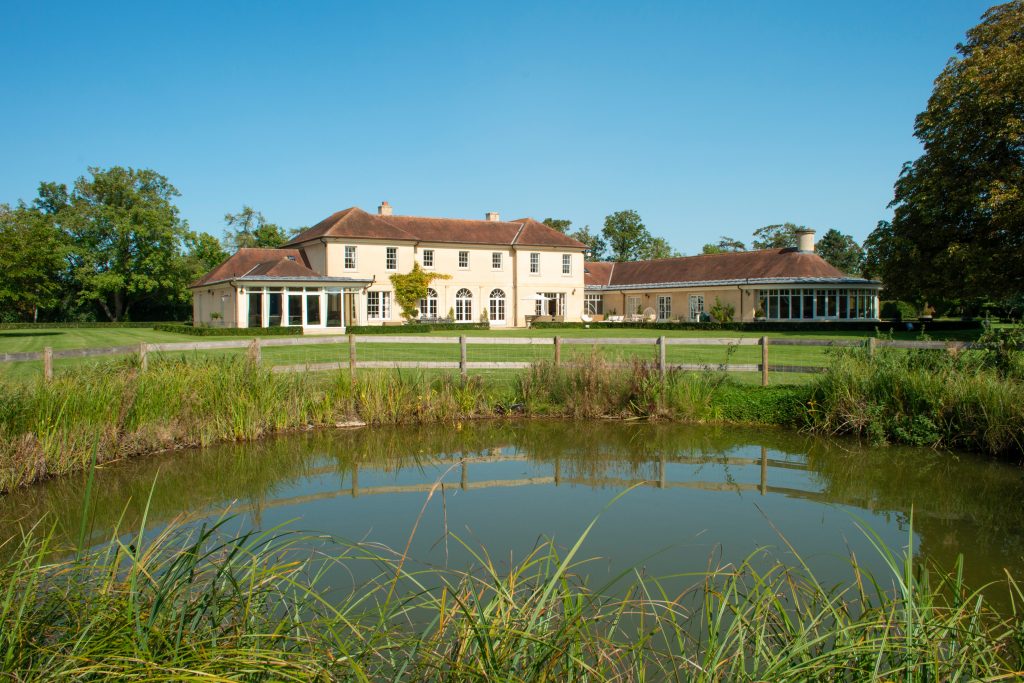 Luxury House To Rent The Cotswolds Lechlade House AVENUE