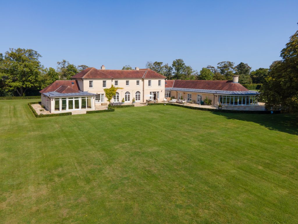 Luxury House To Rent The Cotswolds Lechlade House AVENUE