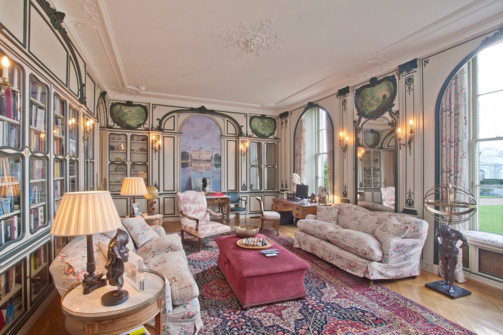 Tyringham Hall AVENUE